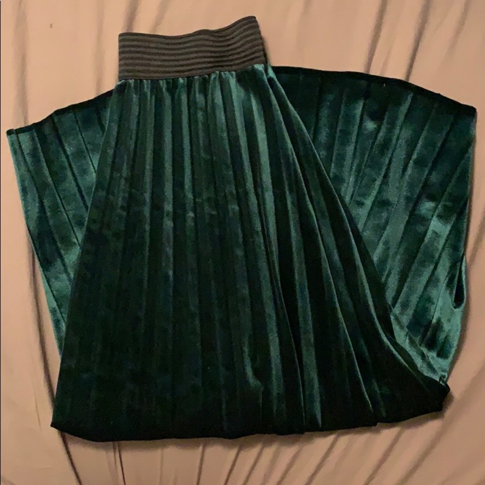 Dynamite velvet midi skirt